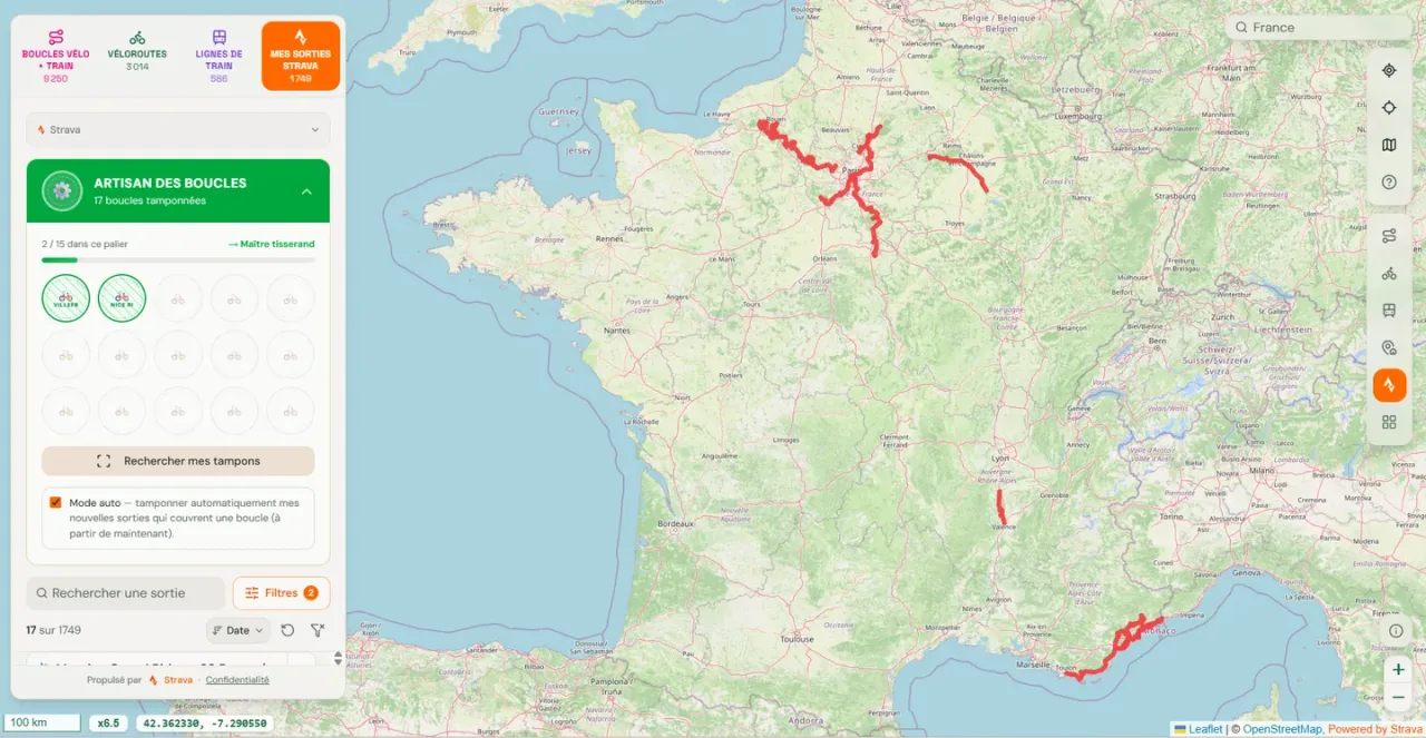 Tisseur de Voies Strava tab showing the Artisan des boucles passport level with 17 stamped loops, the Rechercher mes tampons button and the auto mode checkbox, beside a map of France with ridden loops in red